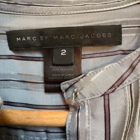Marc By Marc Jacobs 100% silk top. - Picture 4 of 7